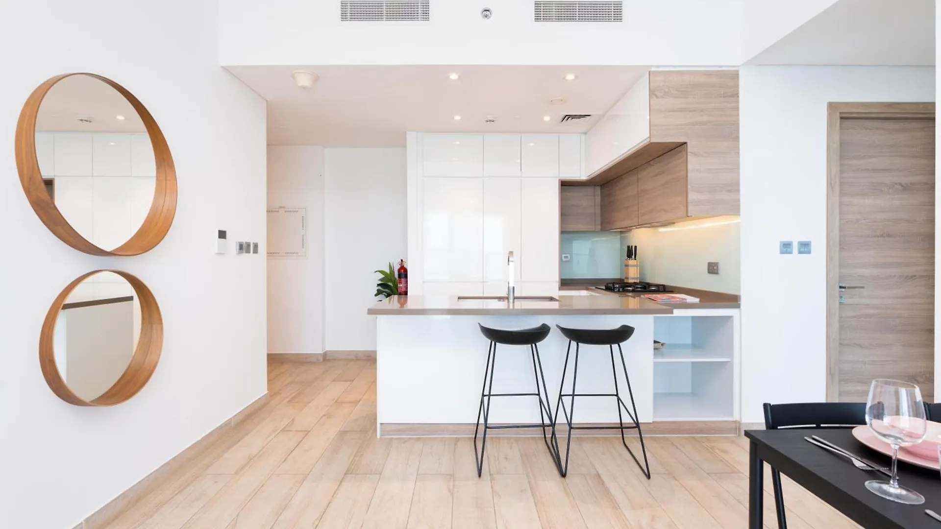 Brandnew Apt In Marina Center In New Building Dubaj