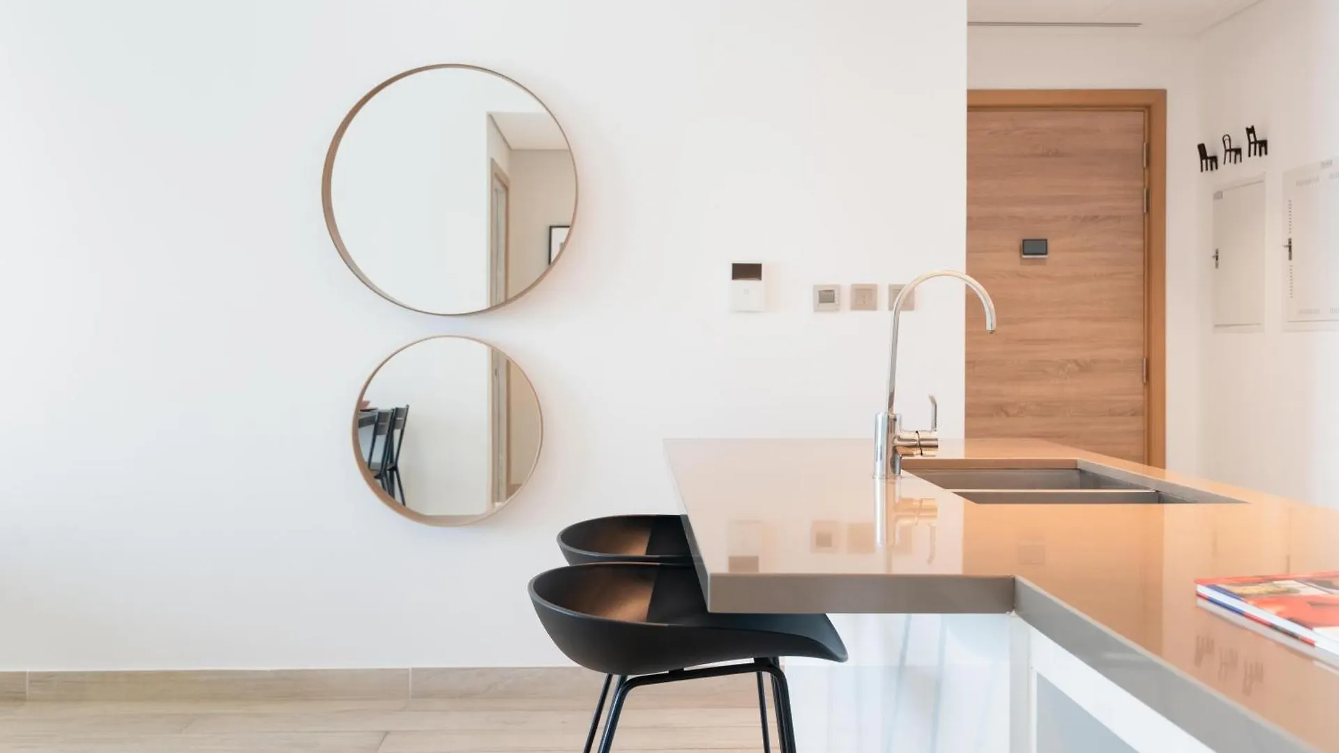 Brandnew Apt In Marina Center In New Building Dubaj Apartman