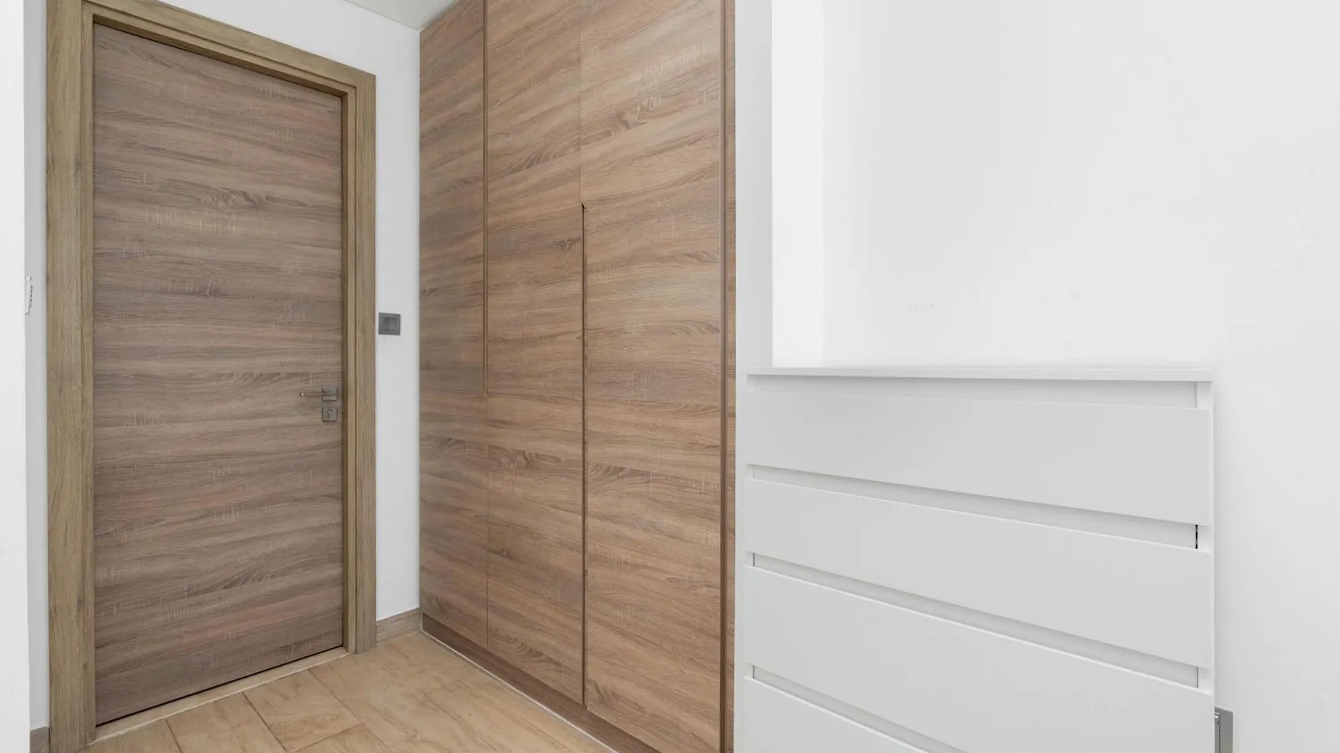 Brandnew Apt In Marina Center In New Building Dubaj